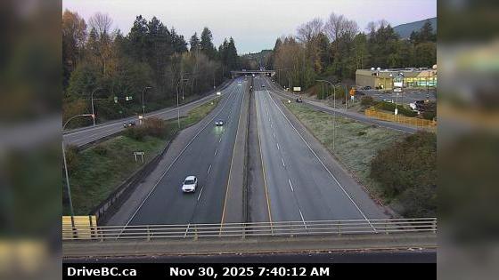 Traffic Cam District of North Vancouver › West: Hwy 1 (Upper Levels Highway) at Westview Dr. looking west