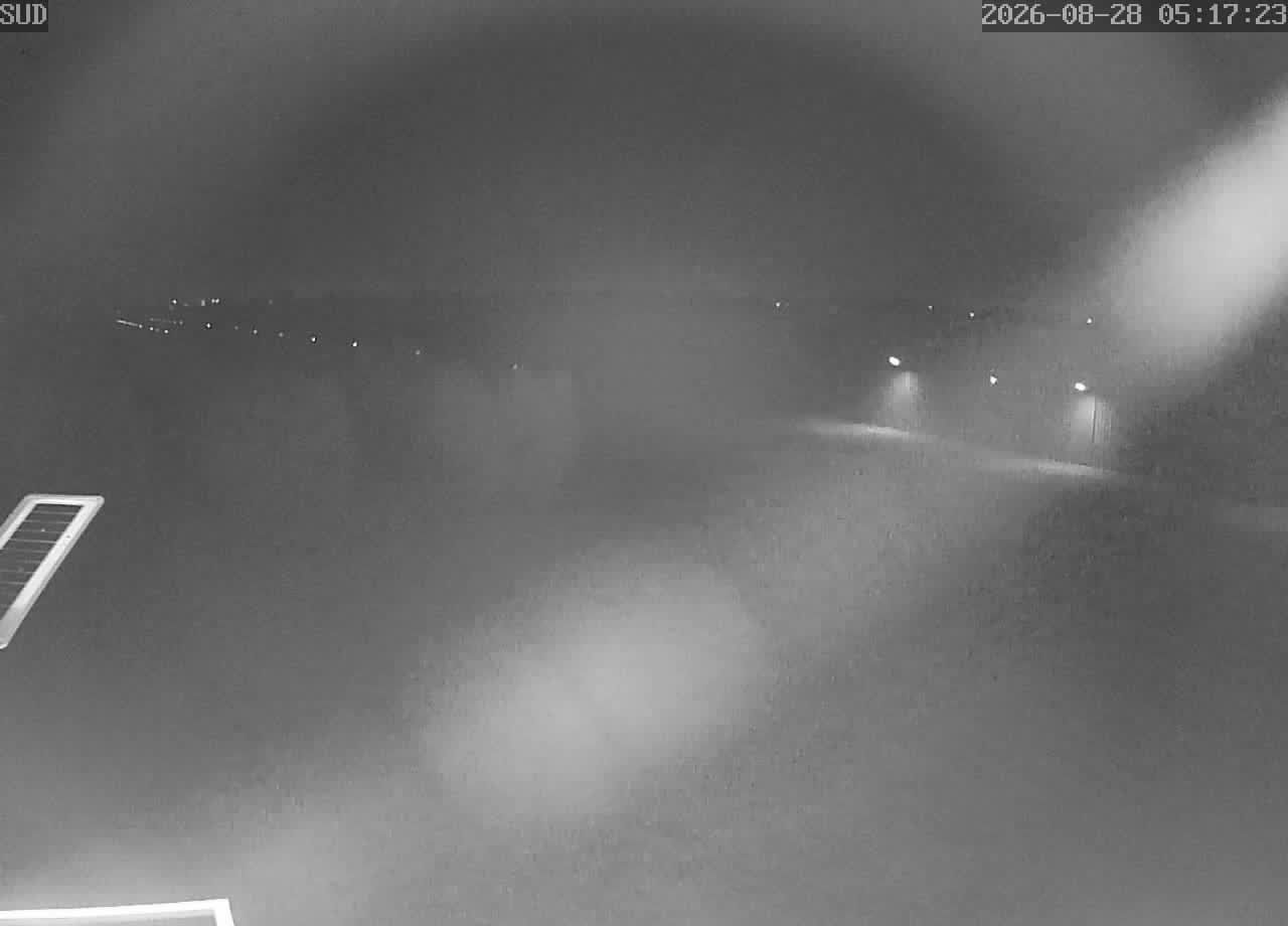 Traffic Cam Pontinia › South-West: Campo Di Volo Pontina Eagles