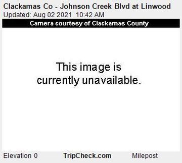Traffic Cam Milwaukie: Clackamas Co - Johnson Creek Blvd at Linwood