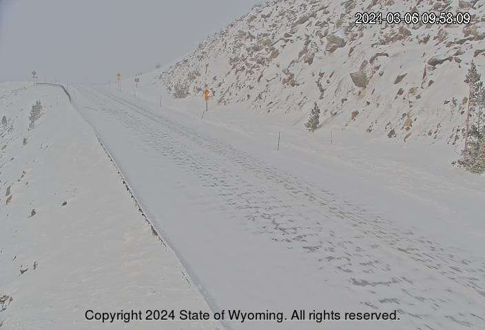 Traffic Cam Johnson › West: Powder River Pass - WEST