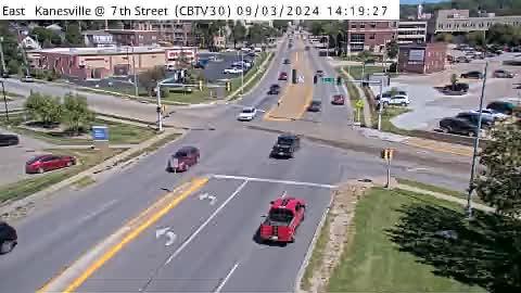 Traffic Cam Council Bluffs: CB - Kanesville @ 7th Street (30)