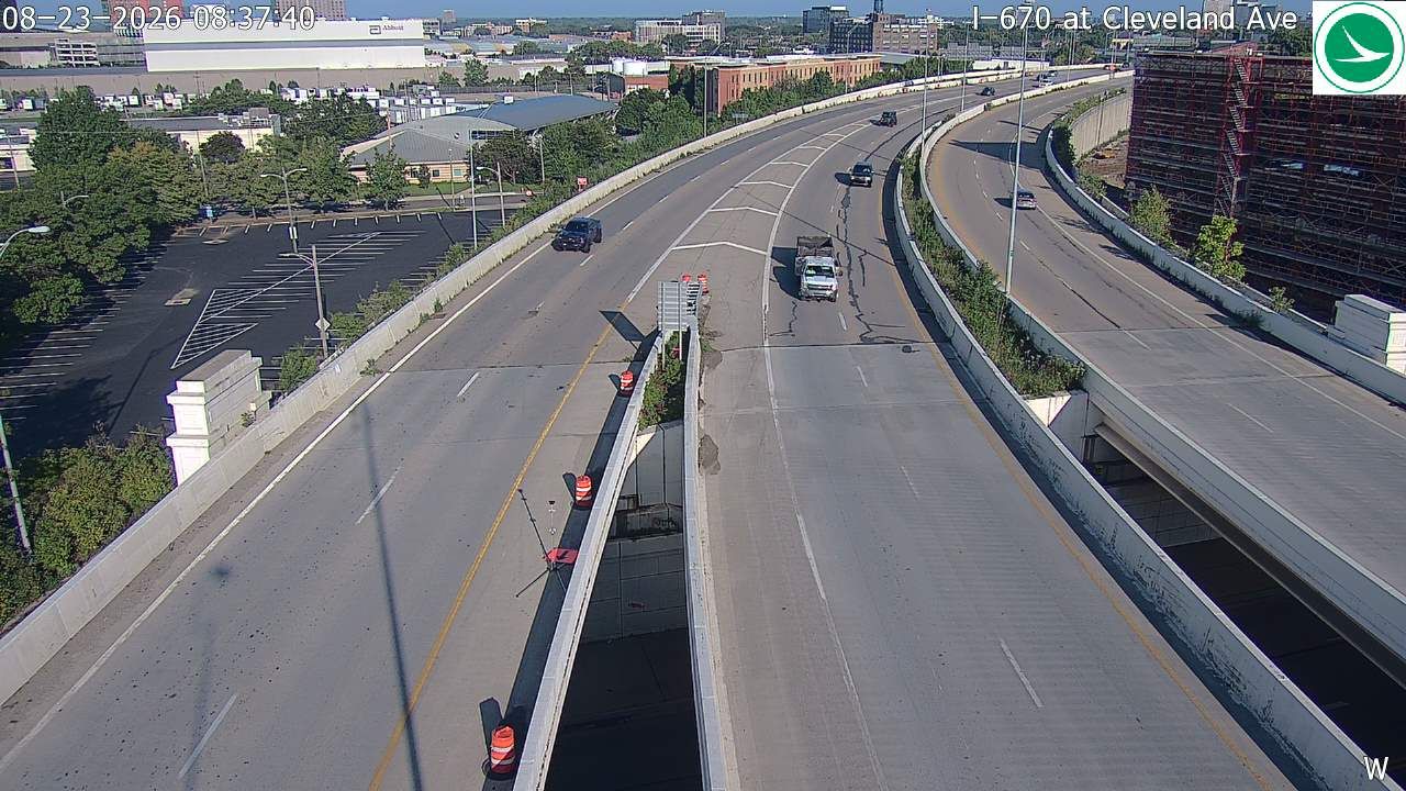 Traffic Cam Fort Hayes: I-670 at Cleveland Ave