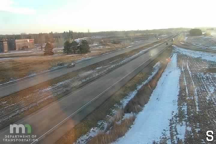 Traffic Cam Owatonna: I-35 SB @ Bridge St (MP 41.9)