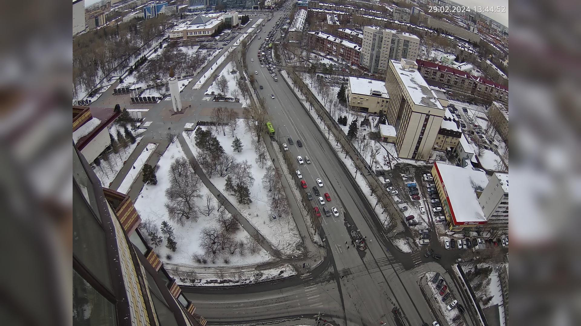 Traffic Cam Tyumen: Мельникайте - Таймырская