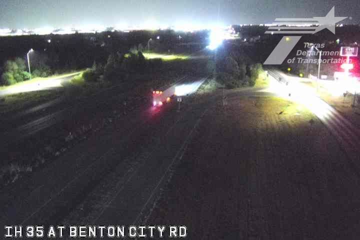 Traffic Cam Von Ormy › South: IH 35 at Benton City Rd