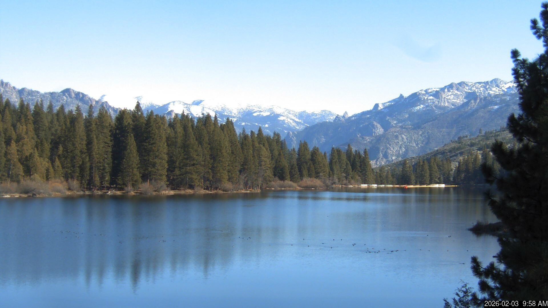 Traffic Cam Hume: Lake