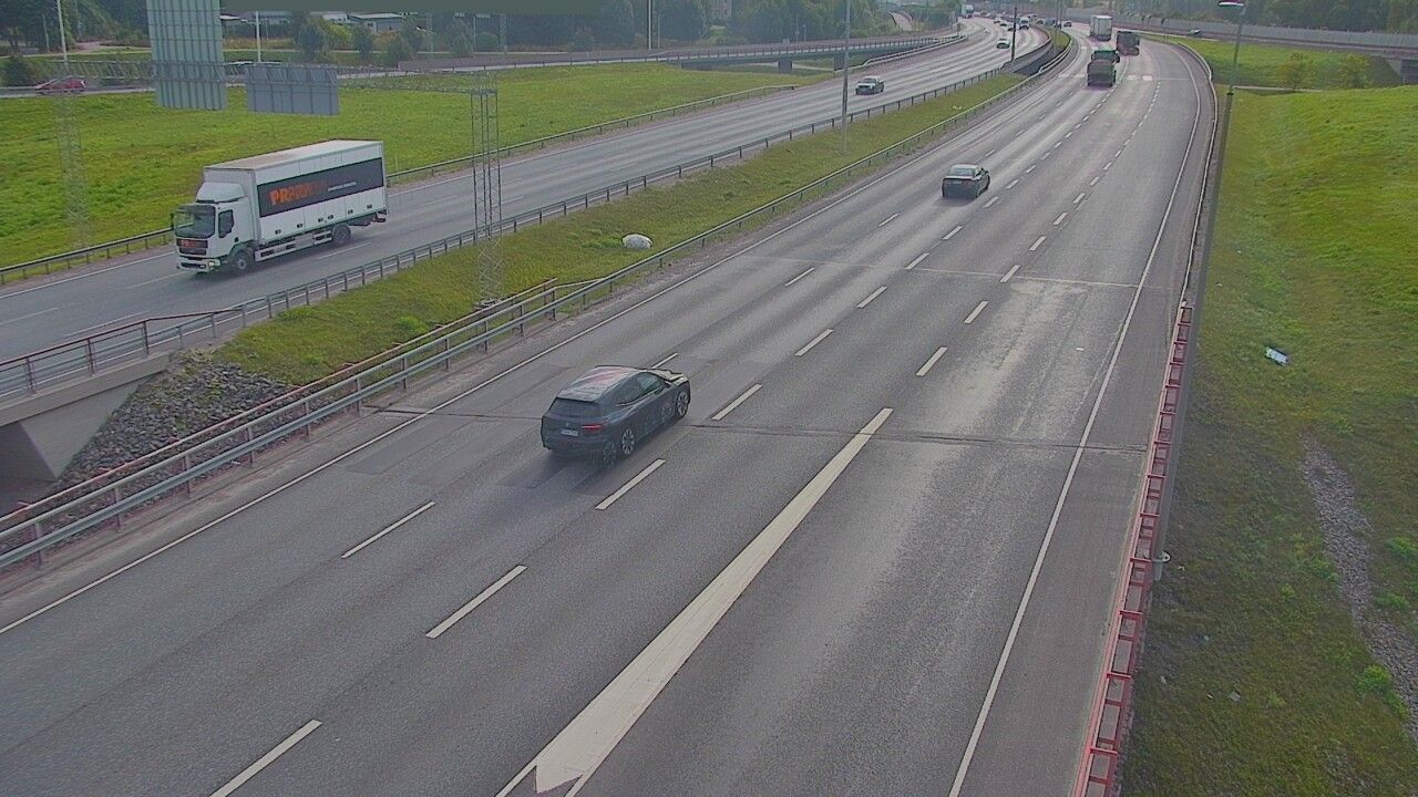 Traffic Cam Vantaa: Tie 50 Tuusulanväylä - Kehä III