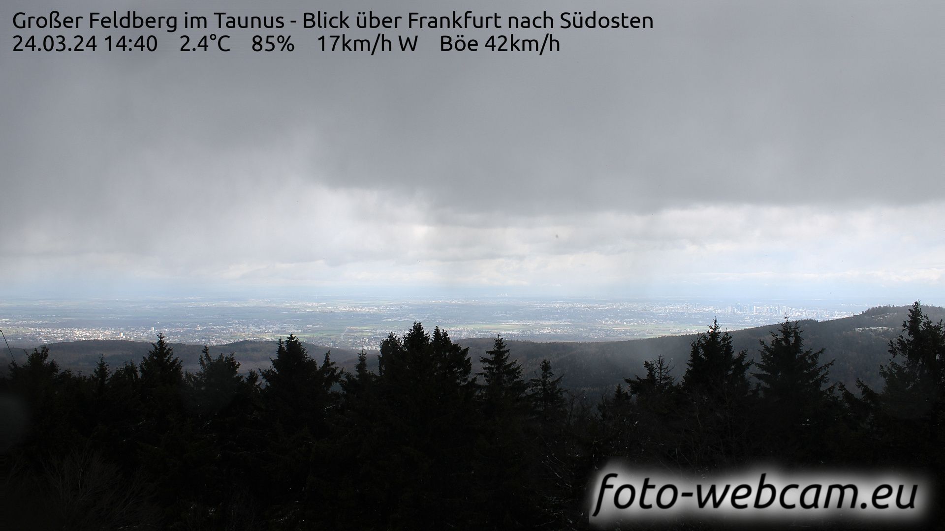 Traffic Cam Schmitten: Großer Feldberg im Taunus - Blick über Frankfurt nach Südosten