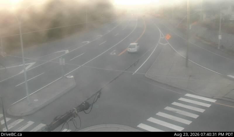 Traffic Cam Delta › North: Canada/USA border crossing at Hwy 13 and 0 Ave, looking north