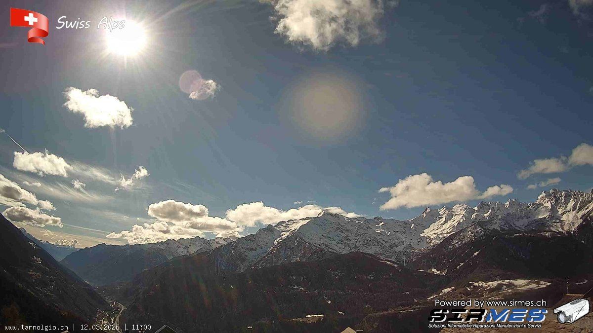 Faido › Süden: Tarnolgio - Ticino, Svizzera: Vista sul versante ovest della Leventina