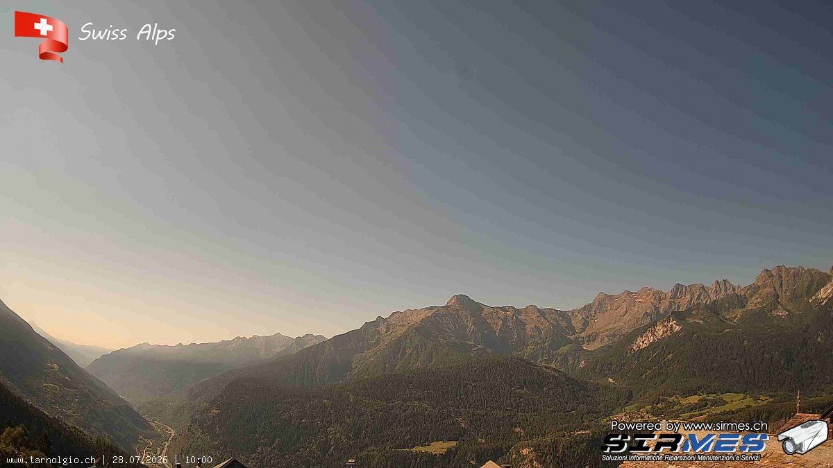 Faido › Süden: Tarnolgio - Ticino, Svizzera: Vista sul versante ovest della Leventina