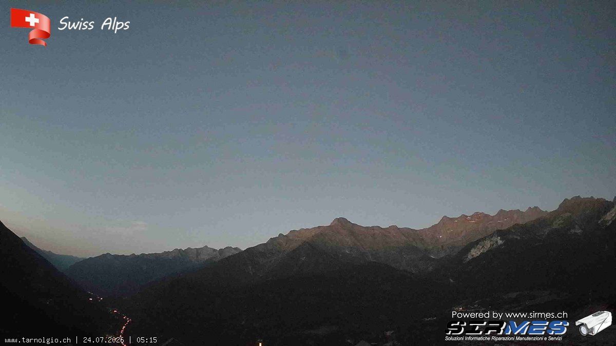 Faido › Süden: Tarnolgio - Ticino, Svizzera: Vista sul versante ovest della Leventina
