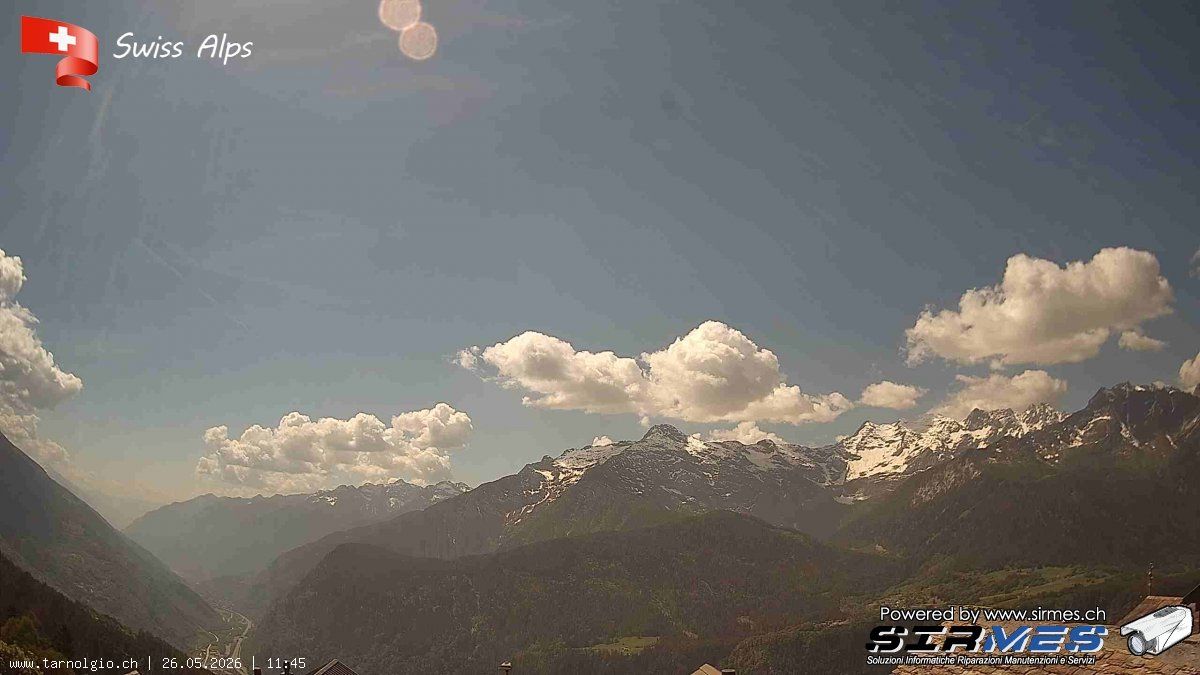 Faido › Süden: Tarnolgio - Ticino, Svizzera: Vista sul versante ovest della Leventina