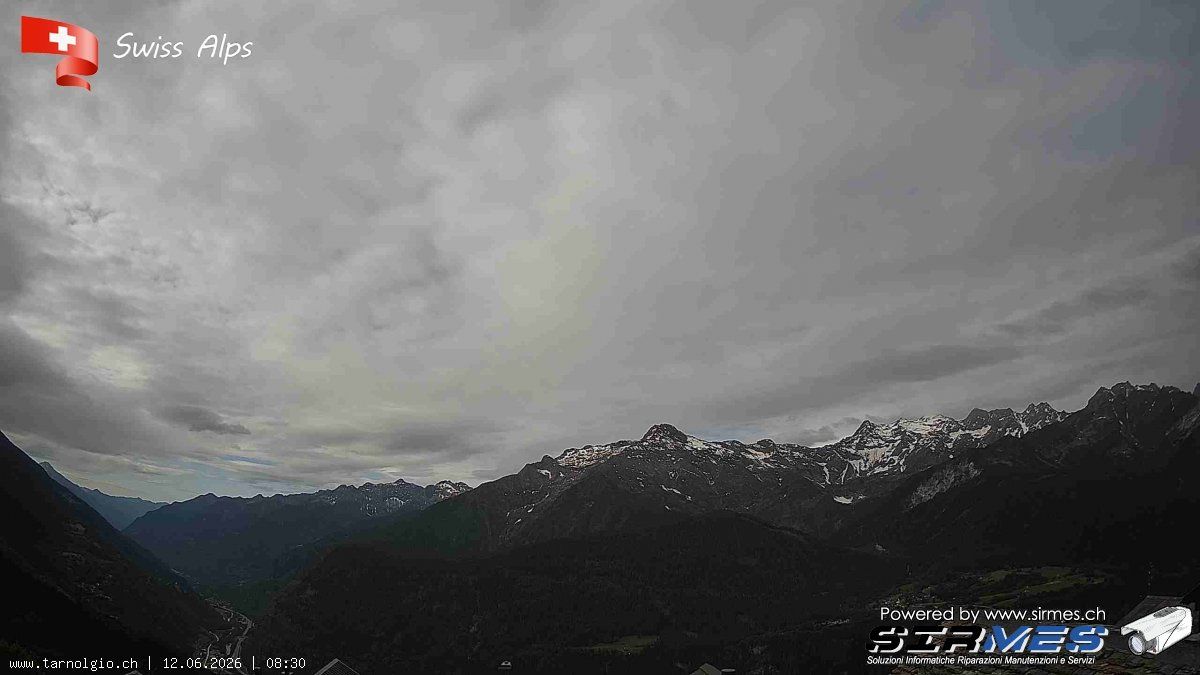 Faido › Süden: Tarnolgio - Ticino, Svizzera: Vista sul versante ovest della Leventina