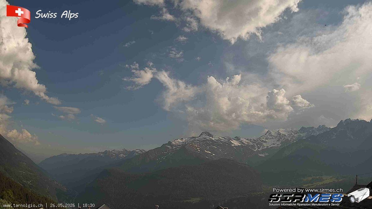 Faido › Süden: Tarnolgio - Ticino, Svizzera: Vista sul versante ovest della Leventina