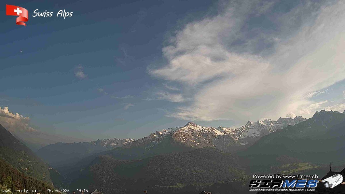 Faido › Süden: Tarnolgio - Ticino, Svizzera: Vista sul versante ovest della Leventina