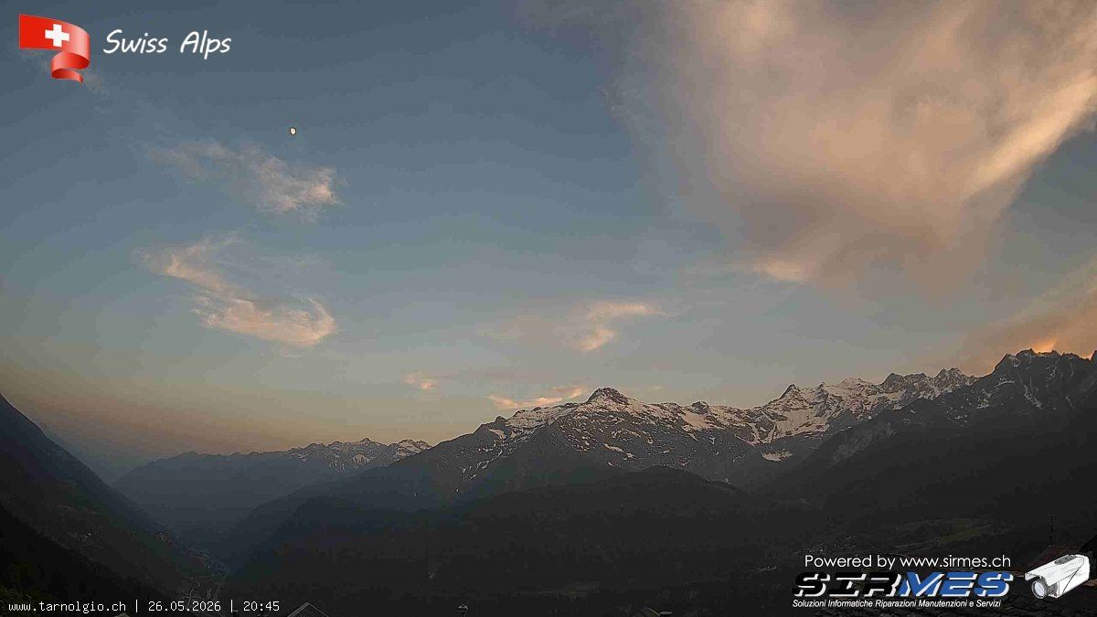 Faido › Süden: Tarnolgio - Ticino, Svizzera: Vista sul versante ovest della Leventina