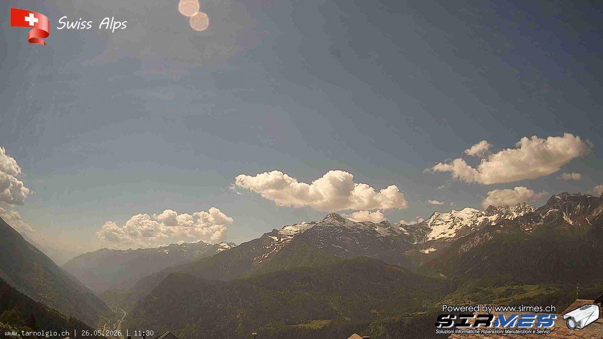 Faido › Süden: Tarnolgio - Ticino, Svizzera: Vista sul versante ovest della Leventina
