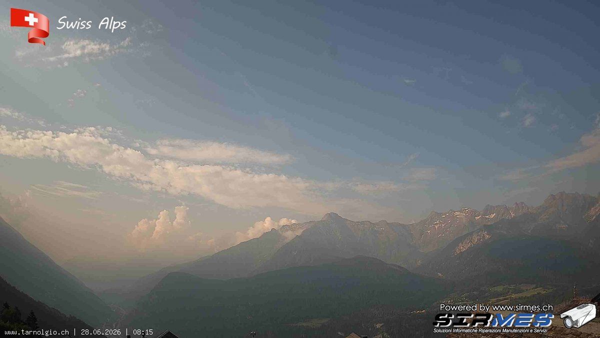 Faido › Süden: Tarnolgio - Ticino, Svizzera: Vista sul versante ovest della Leventina