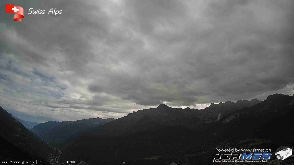 Faido › Süden: Tarnolgio - Ticino, Svizzera: Vista sul versante ovest della Leventina