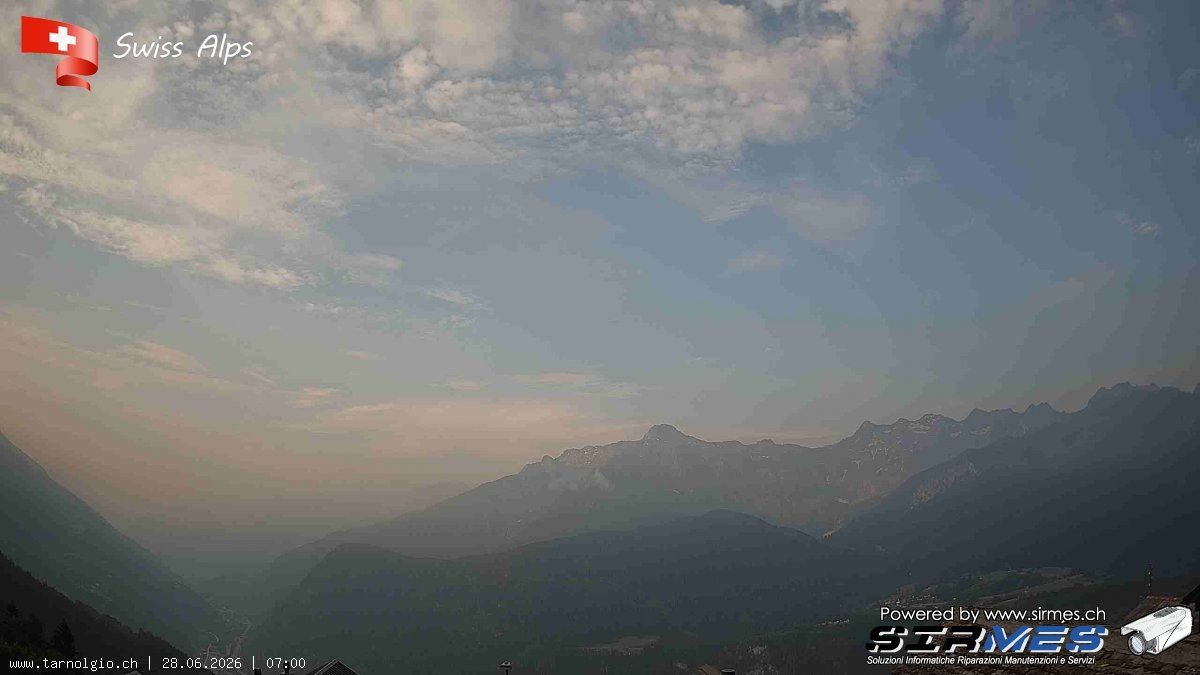 Faido › Süden: Tarnolgio - Ticino, Svizzera: Vista sul versante ovest della Leventina