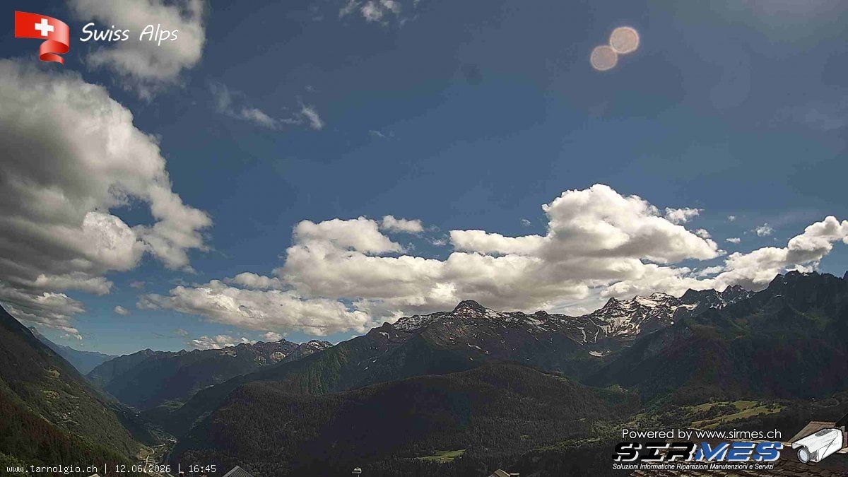 Faido › Süden: Tarnolgio - Ticino, Svizzera: Vista sul versante ovest della Leventina