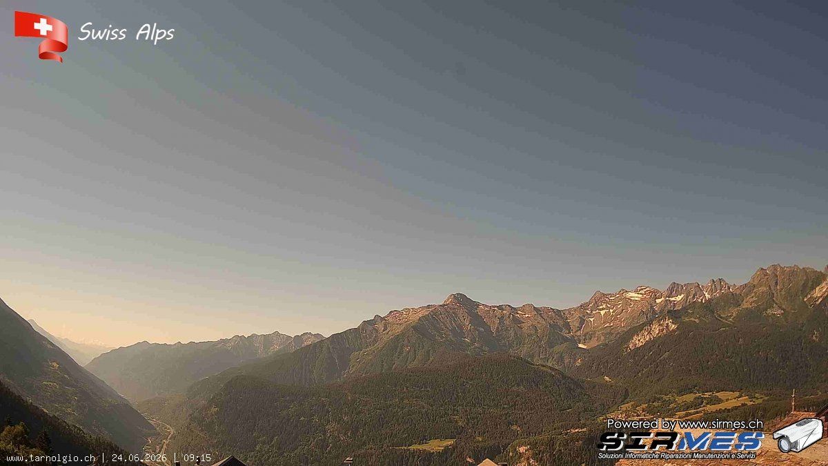 Faido › Süden: Tarnolgio - Ticino, Svizzera: Vista sul versante ovest della Leventina