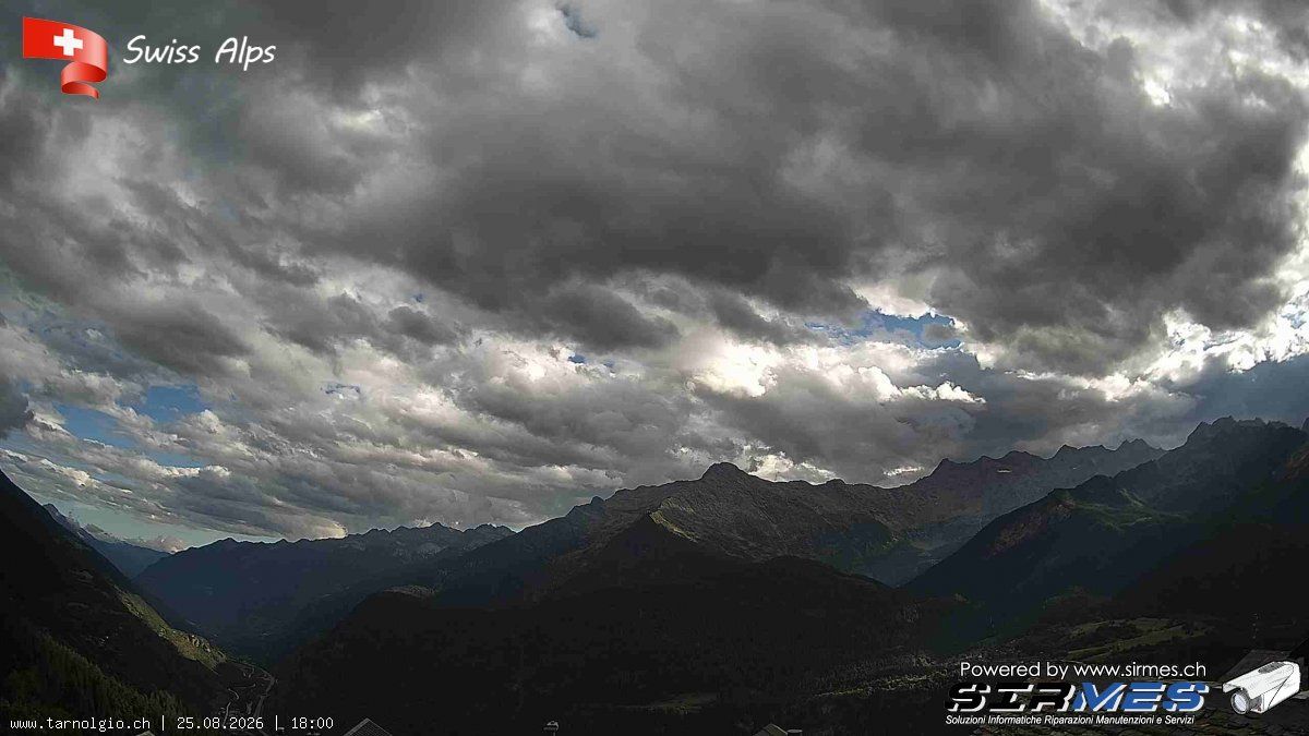 Faido › Süden: Tarnolgio - Ticino, Svizzera: Vista sul versante ovest della Leventina