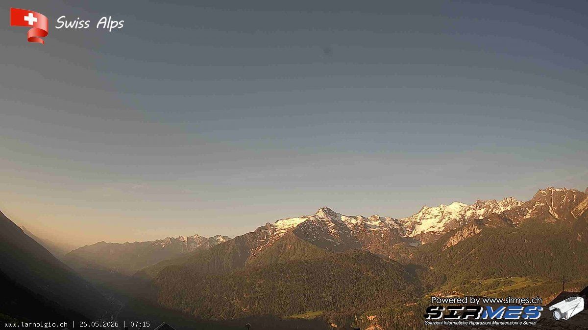 Faido › Süden: Tarnolgio - Ticino, Svizzera: Vista sul versante ovest della Leventina