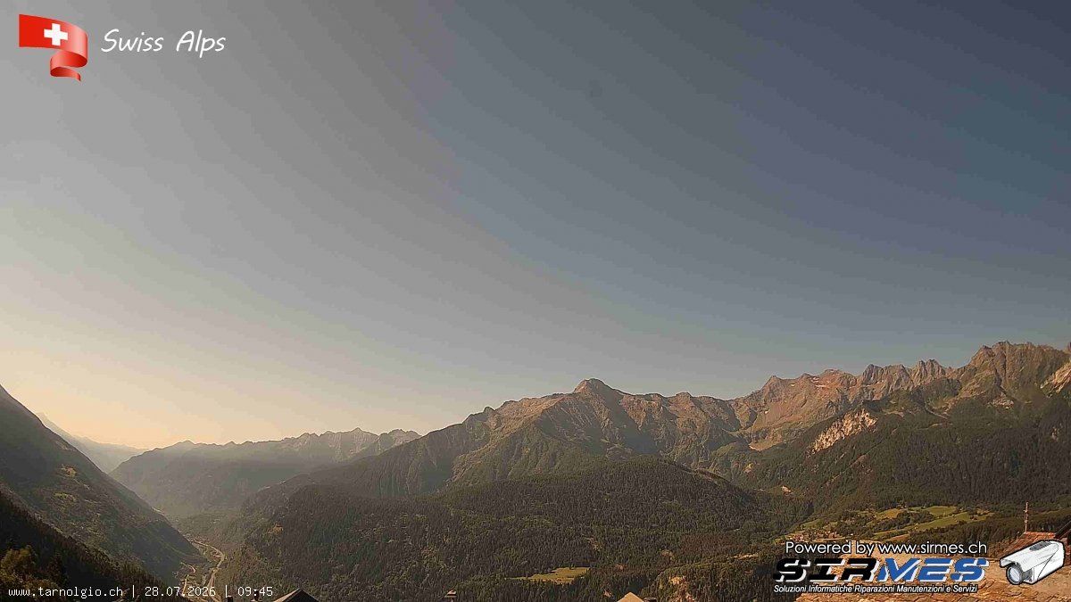 Faido › Süden: Tarnolgio - Ticino, Svizzera: Vista sul versante ovest della Leventina