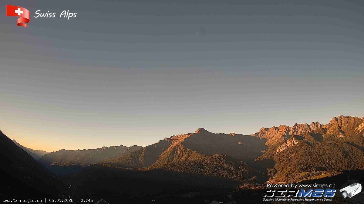 Faido › Süden: Tarnolgio - Ticino, Svizzera: Vista sul versante ovest della Leventina