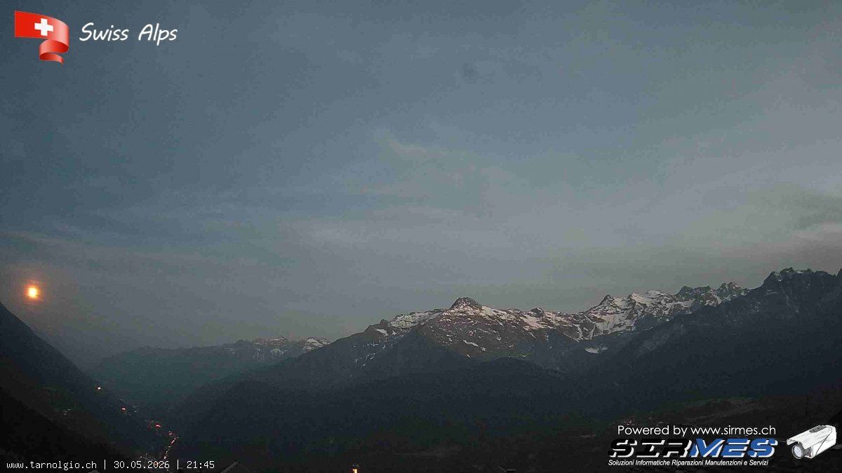 Faido › Süden: Tarnolgio - Ticino, Svizzera: Vista sul versante ovest della Leventina
