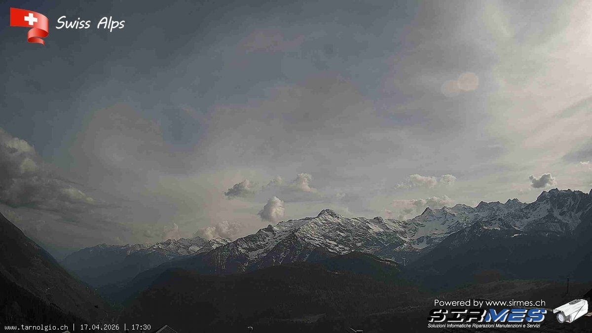 Faido › Süden: Tarnolgio - Ticino, Svizzera: Vista sul versante ovest della Leventina