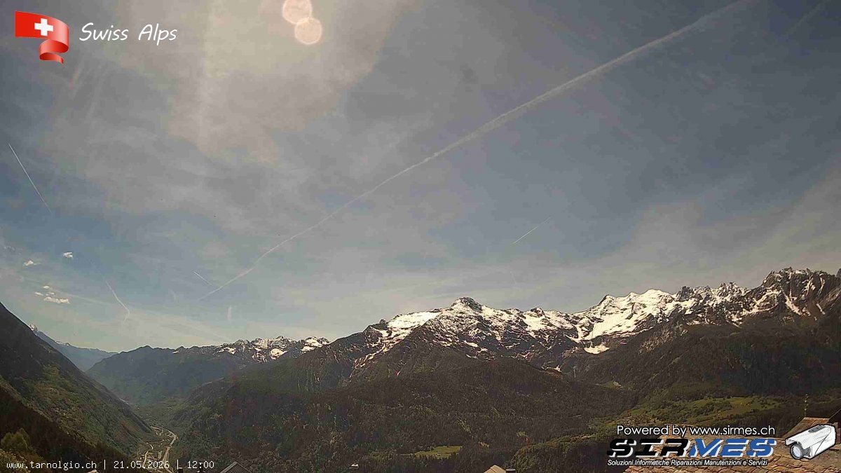 Faido › Süden: Tarnolgio - Ticino, Svizzera: Vista sul versante ovest della Leventina