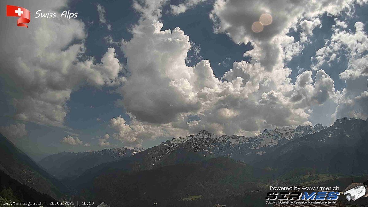 Faido › Süden: Tarnolgio - Ticino, Svizzera: Vista sul versante ovest della Leventina