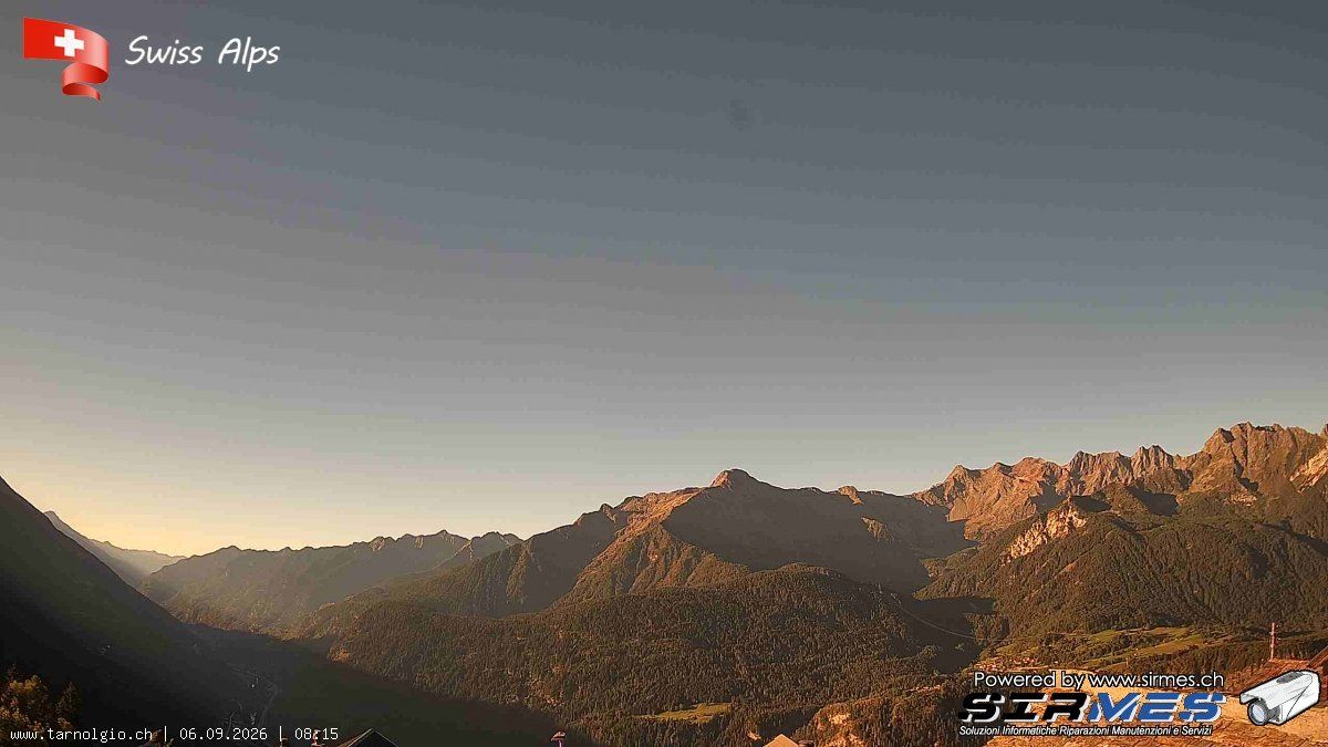 Faido › Süden: Tarnolgio - Ticino, Svizzera: Vista sul versante ovest della Leventina
