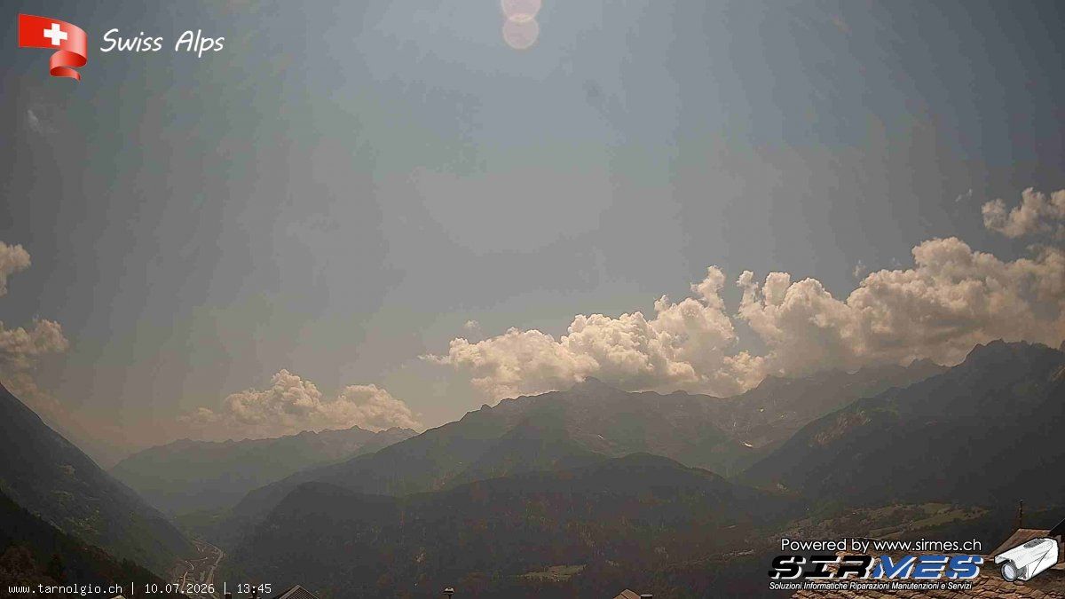 Faido › Süden: Tarnolgio - Ticino, Svizzera: Vista sul versante ovest della Leventina