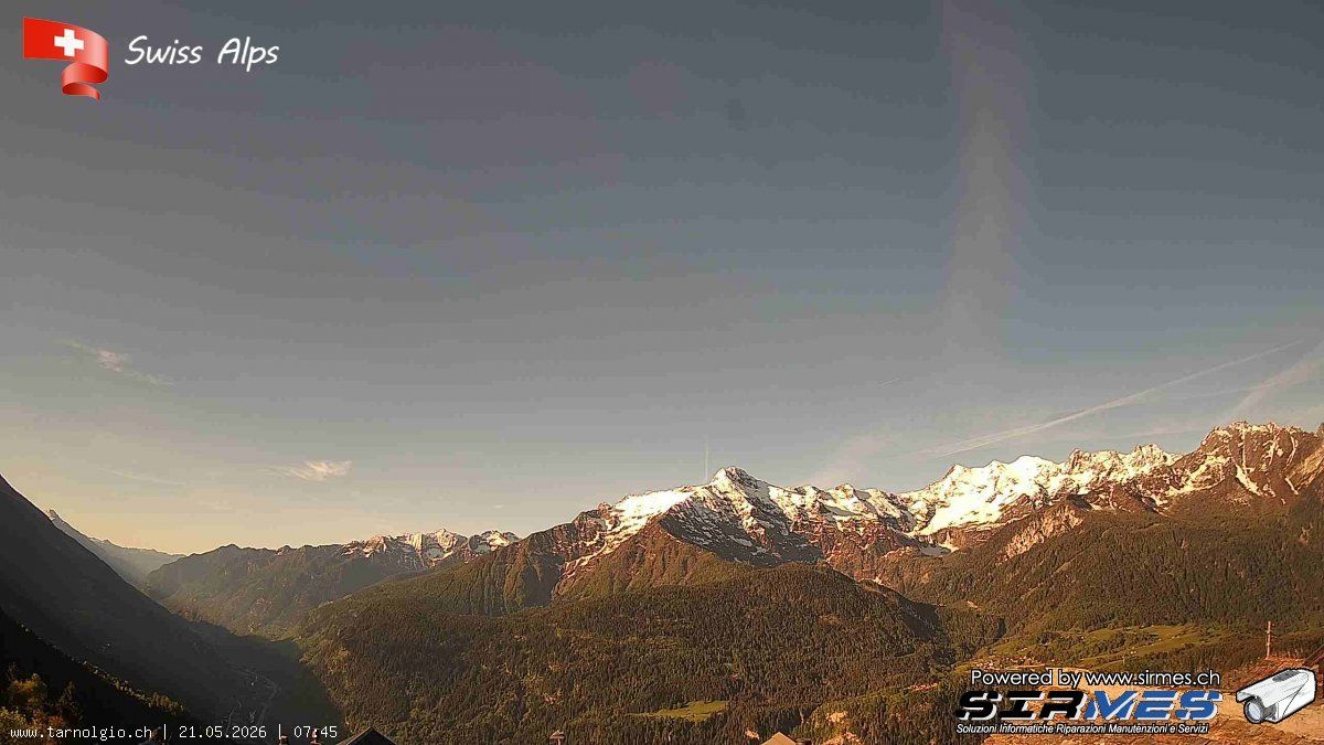 Faido › Süden: Tarnolgio - Ticino, Svizzera: Vista sul versante ovest della Leventina
