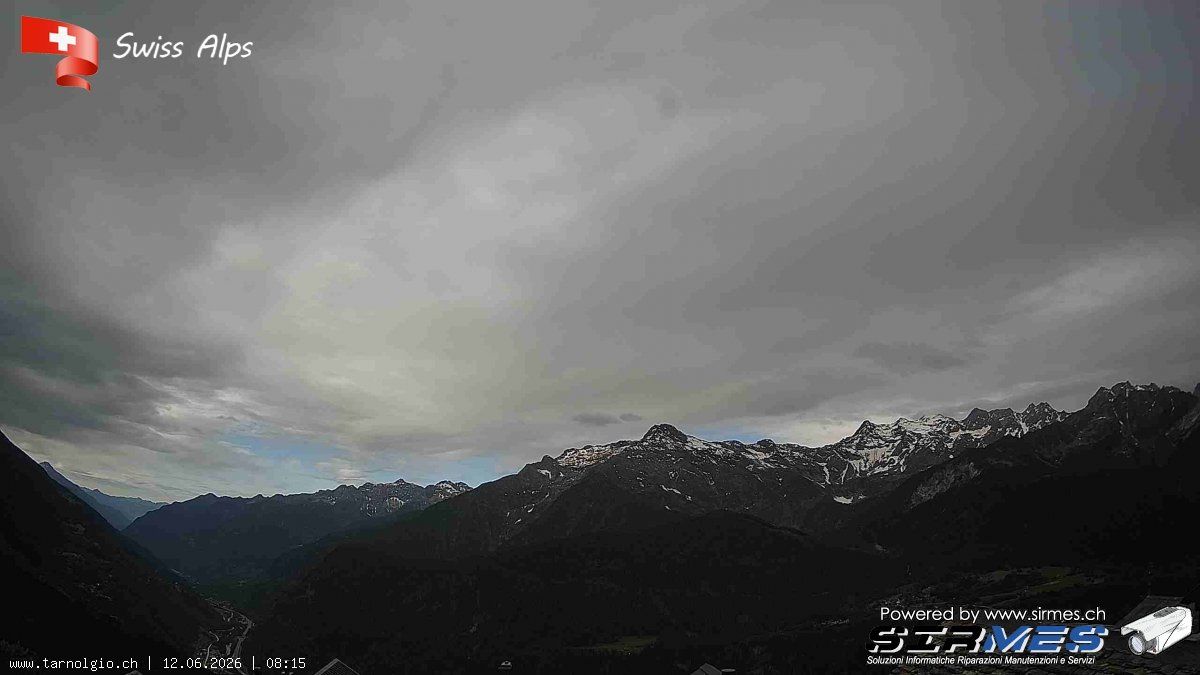 Faido › Süden: Tarnolgio - Ticino, Svizzera: Vista sul versante ovest della Leventina