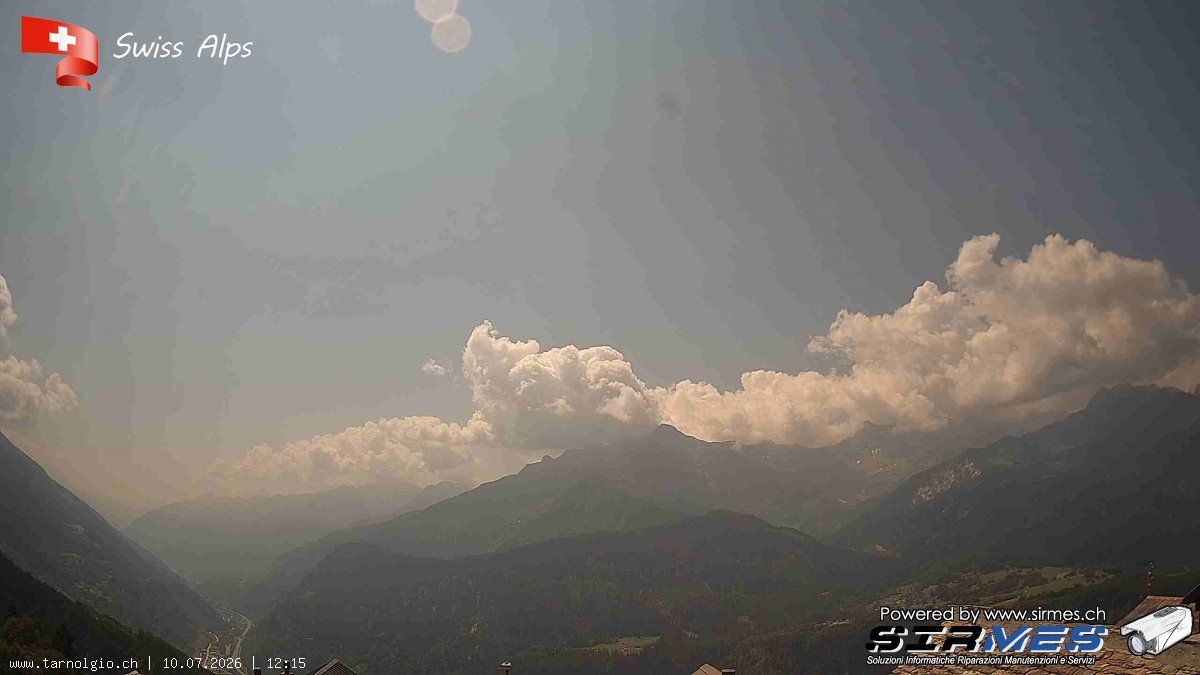 Faido › Süden: Tarnolgio - Ticino, Svizzera: Vista sul versante ovest della Leventina