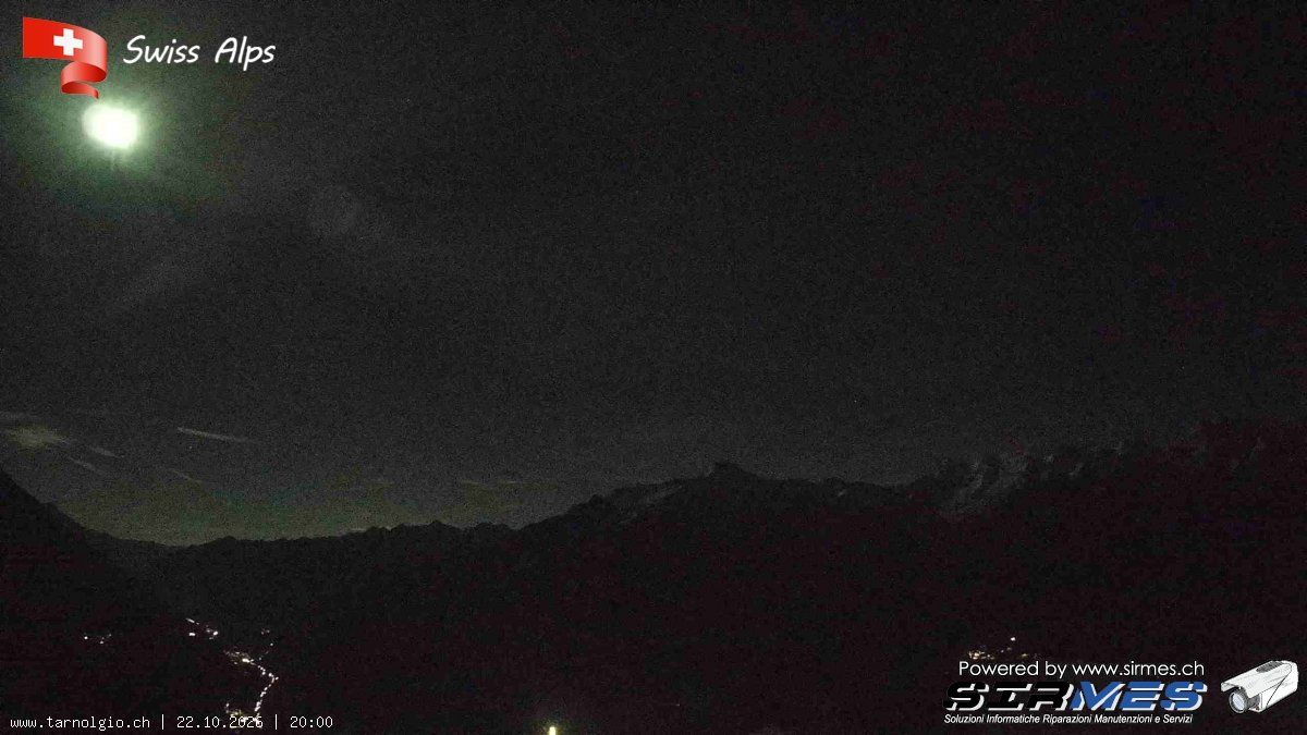 Faido › Süden: Tarnolgio - Ticino, Svizzera: Vista sul versante ovest della Leventina
