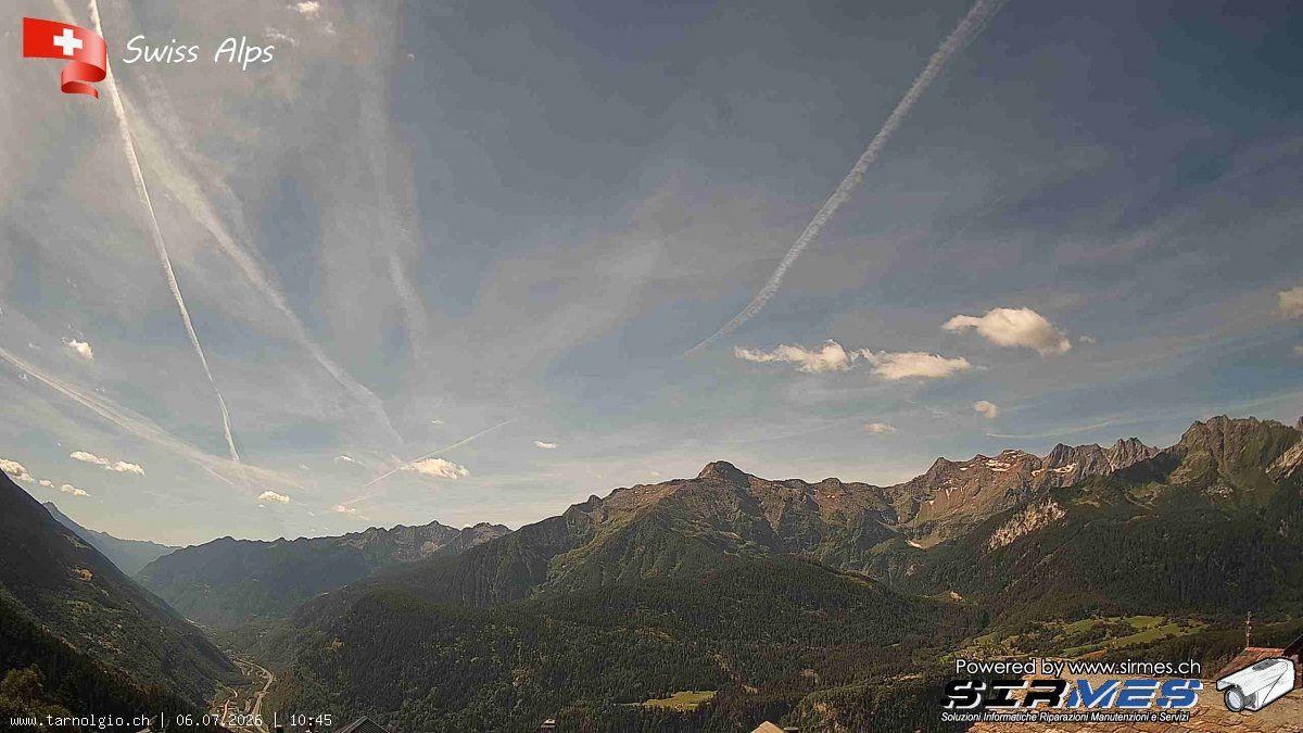 Faido › Süden: Tarnolgio - Ticino, Svizzera: Vista sul versante ovest della Leventina