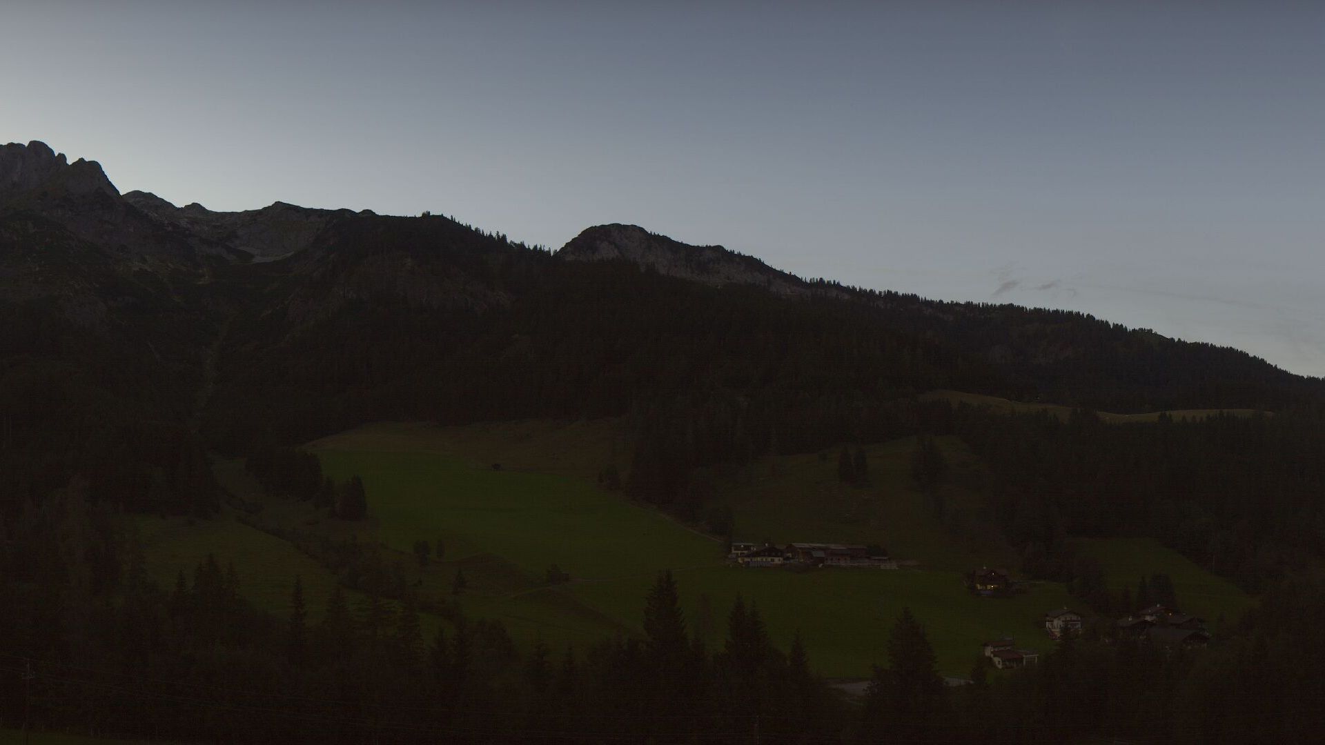 Traffic Cam Sankt Martin am Tennengebirge: Lammertal - Lungötz - Fritzerkogel - Annaberg-Lungötz - Torstein - Hoher Dachstein - Bischofsmütze
