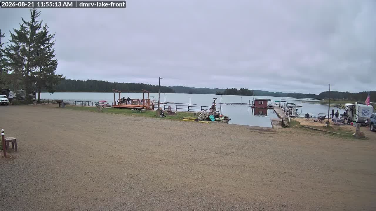 Traffic Cam Dunes City › South: Darlings Marina & RV Resort