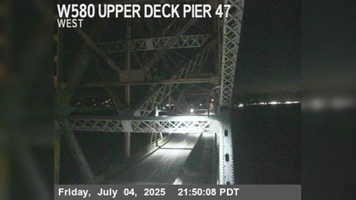 Traffic Cam Richmond › West: TVR04 -- I-580 : Upper Deck Pier