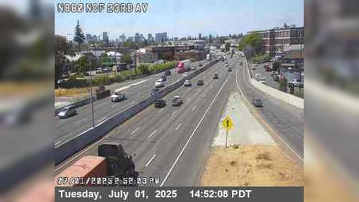 Traffic Cam Jingletown › North: TVA88 -- I-880 : NORTH OF 23RD AV