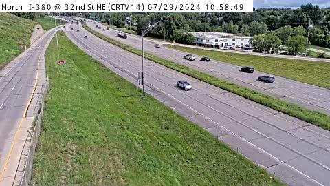 Traffic Cam Cedar Rapids: CR - I-380 @ 32nd St NE (14)