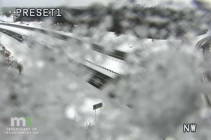 Traffic Cam Inver Grove Heights: I- EB @ Delaware Ave