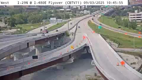 Traffic Cam Council Bluffs: CB - I-29N @ I-480E Flyover (71)