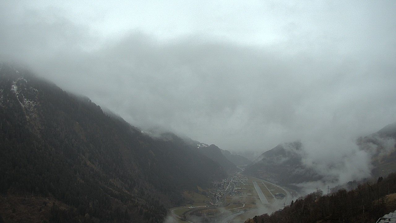 Quinto: Ambri Airport